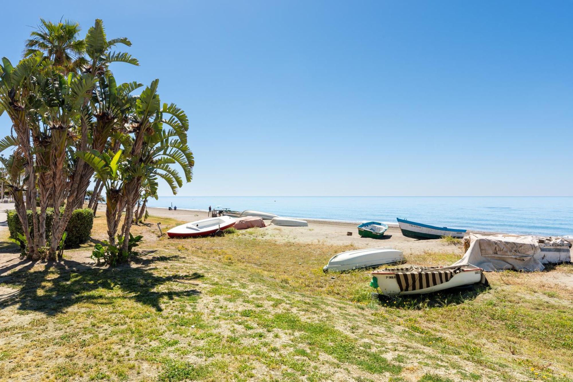 Wintowinrentals 1ª Linea De Playa, Parking Y Wifi Rincón de la Victoria Kültér fotó