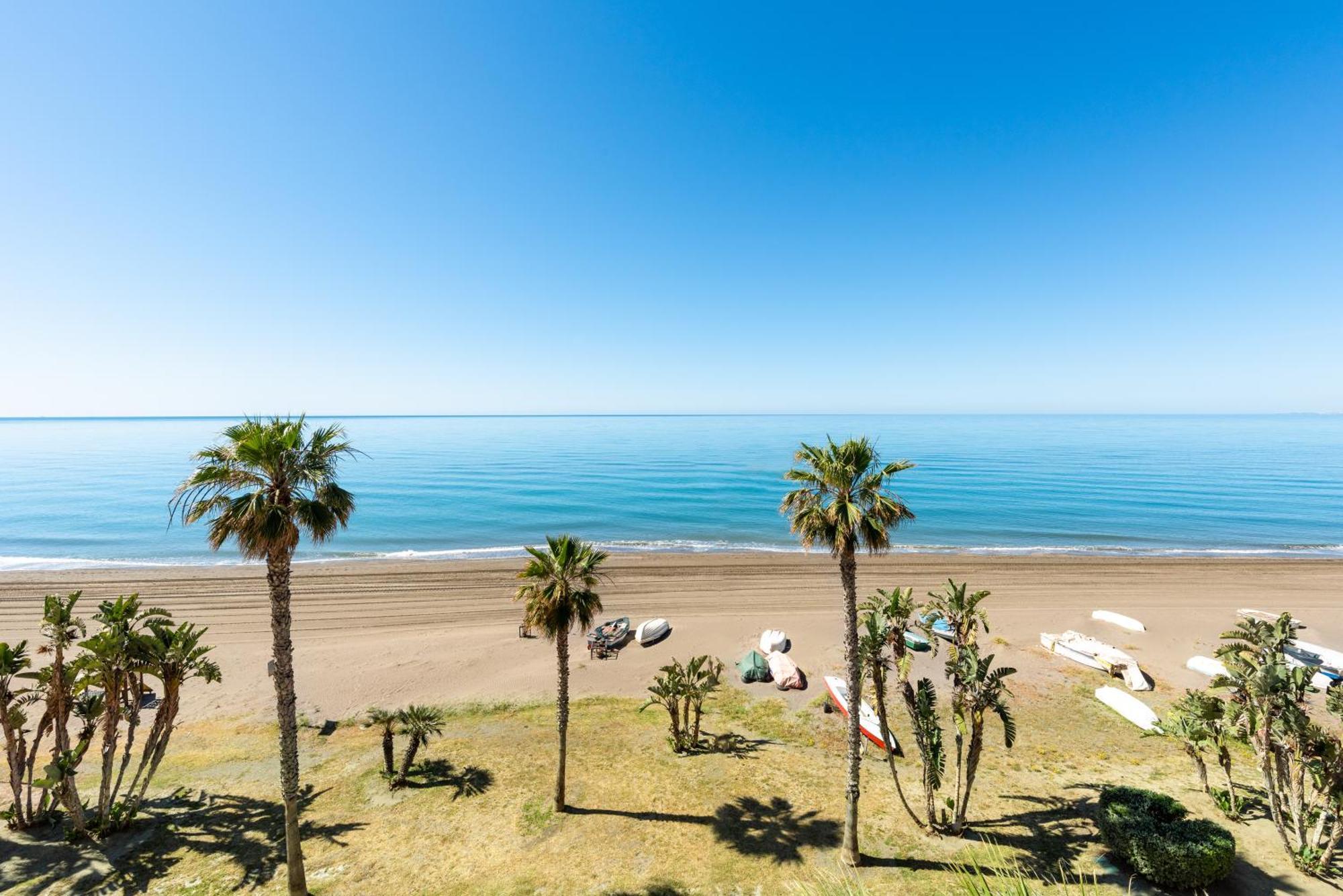 Wintowinrentals 1ª Linea De Playa, Parking Y Wifi Rincón de la Victoria Kültér fotó